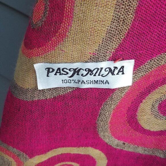 100% Pashmina Pinkish Red Gold Circles Print Reversible  26"x 72" - Picture 2 of 9